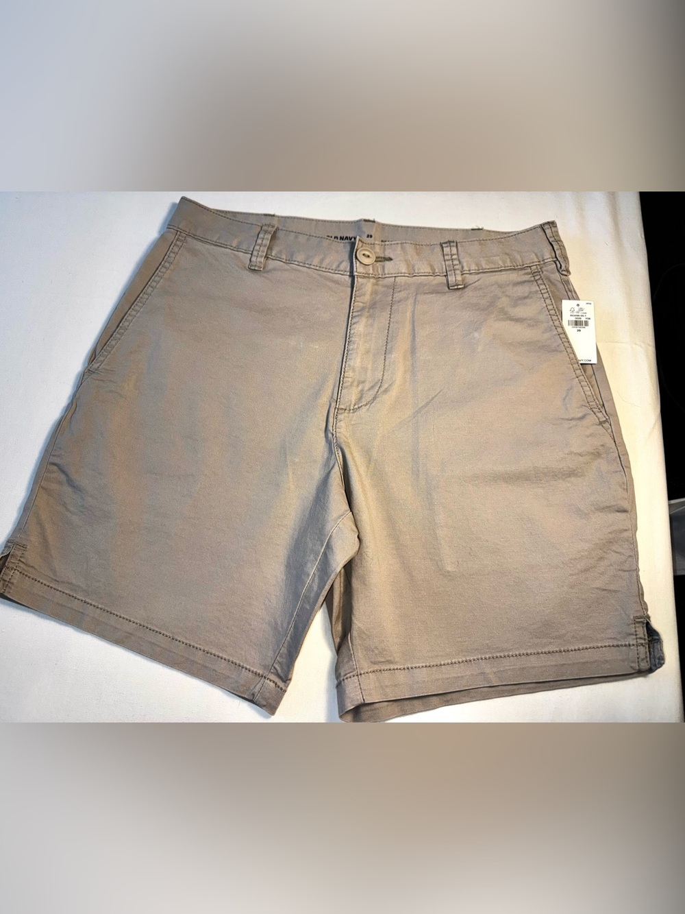 TWO PAIRS Old Navy Men’s Built-In Flex Chino Shorts Khaki Size 29 NWT
